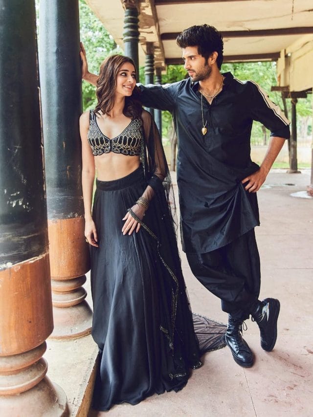 एथनिक लुक में “लाइगर’ का प्रमोशन करते नजर आए अनन्या-विजय देवरकोंडा