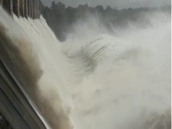 भारी बारिश के चलते बरगी बांध के 4 गेट खोले गए, वही तवा डेम के भी 13 गेट खुले