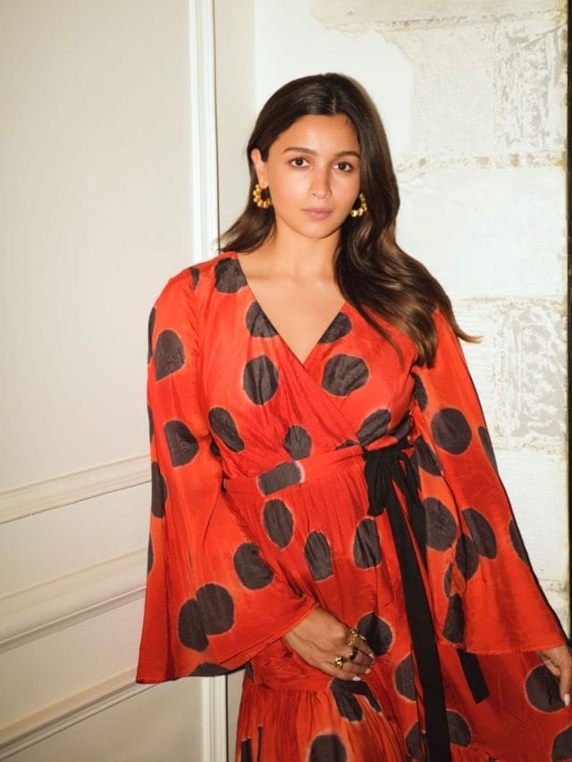 प्रेग्नेंट आलिया भट्ट का गॉर्जियस लुक