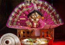 close-up-indian-home-temple-birthday-celebration-lord-krishna-janmashtami-puja-thali-kheer-khir-close-up-220706559(1)