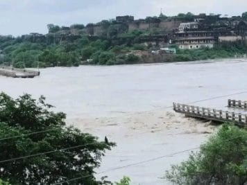 एक साल पहले बारिश में बहा सेवड़ा पुल अब तक नहीं हुआ ठीक, लोगों की नाराजगी बढ़ी