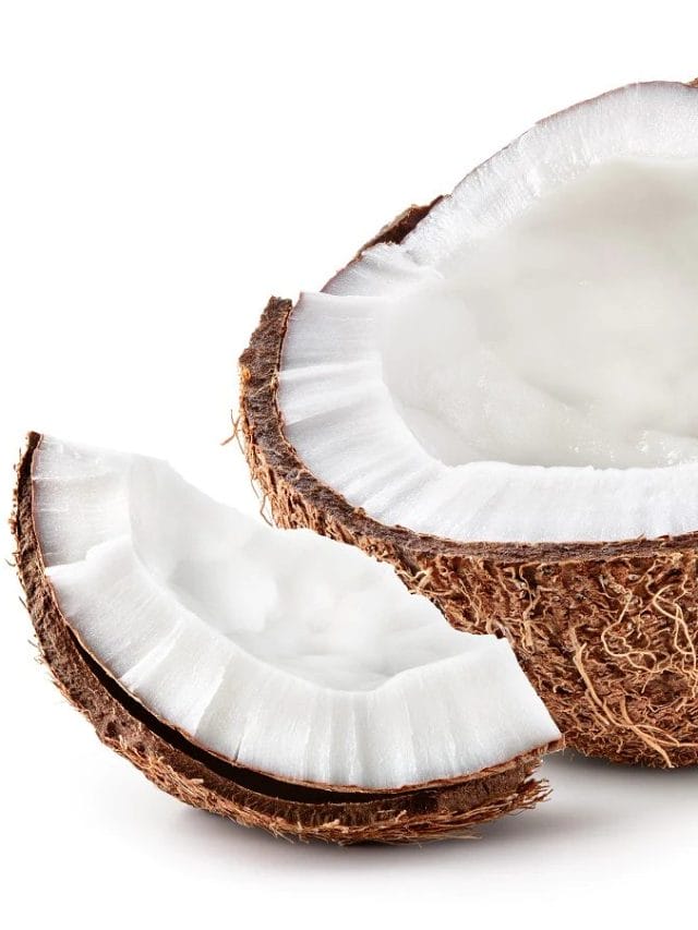 नारियल में होता है माता लक्ष्मी का वास, इन उपायों से होगी तरक्की