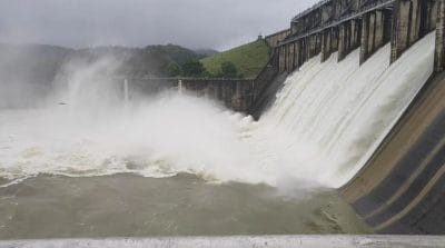 भोजपुर में बेतवा नदी उफान पर, मछली पकड़ने गए सात लोग फंसे