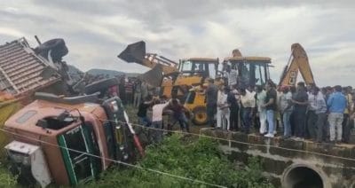 शिवराज के मंत्री की संजीदगी, ट्रक की चपेट में आये बच्चे को बचाने मीटिंग छोड़ी, सकुशल निकलवाया