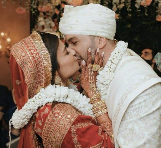 अर्जुन कानूनगो ने अपनी गर्लफ्रेंड कार्ला डेनिस से की शादी, देखें फोटोज
