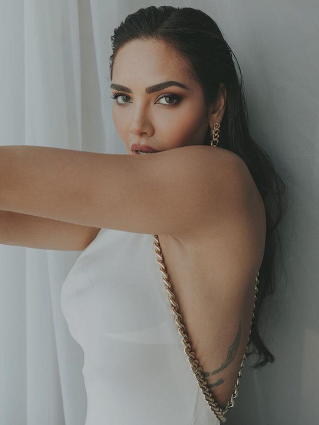 Esha Gupta का बोल्ड लुक देख दीवाने हुए फैंस, देखें वायरल तस्वीरें