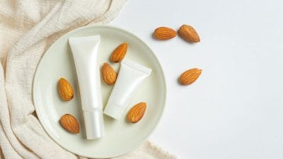 Skin Care : चमकदार त्वचा के लिए घर पर बनाए बादाम क्रीम, झुर्रियों से भी मिलेगी राहत