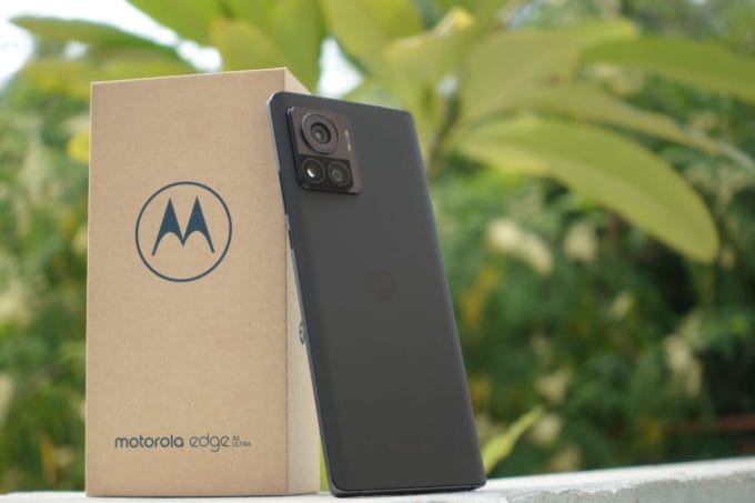 Motorola ने भारत में लॉन्च किया 200MP कैमरा वाला दुनिया का पहला स्मार्टफोन, जानें कीमत और फीचर्स