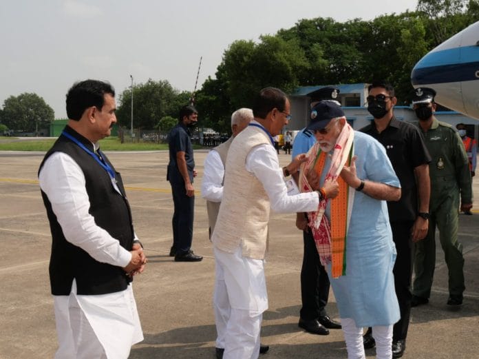 कूनो नेशनल पार्क में दिखा PM Modi का खास अंदाज, चीतों को छोड़ा और फोटोग्राफी भी की
