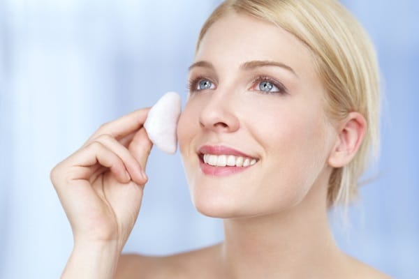 Skin Care Tips: लगाएं Homemade Serum और बढ़ती उम्र में भी दिखें जवां