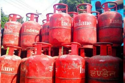 अच्छी खबर : आज से सस्ता हुआ LPG Gas Cylinder, जानिए कितने कम हुए रेट