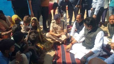 सीएम के निर्देश के बाद प्रभारी मंत्री पहुंचे देवरान, पीड़ित दलित परिवार से की मुलाकात