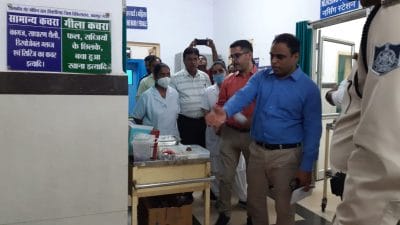 जबलपुर : कलेक्टर ने किया जिला अस्पताल का औचक निरीक्षण, गंदगी दिखने पर जमकर लगाई फटकार