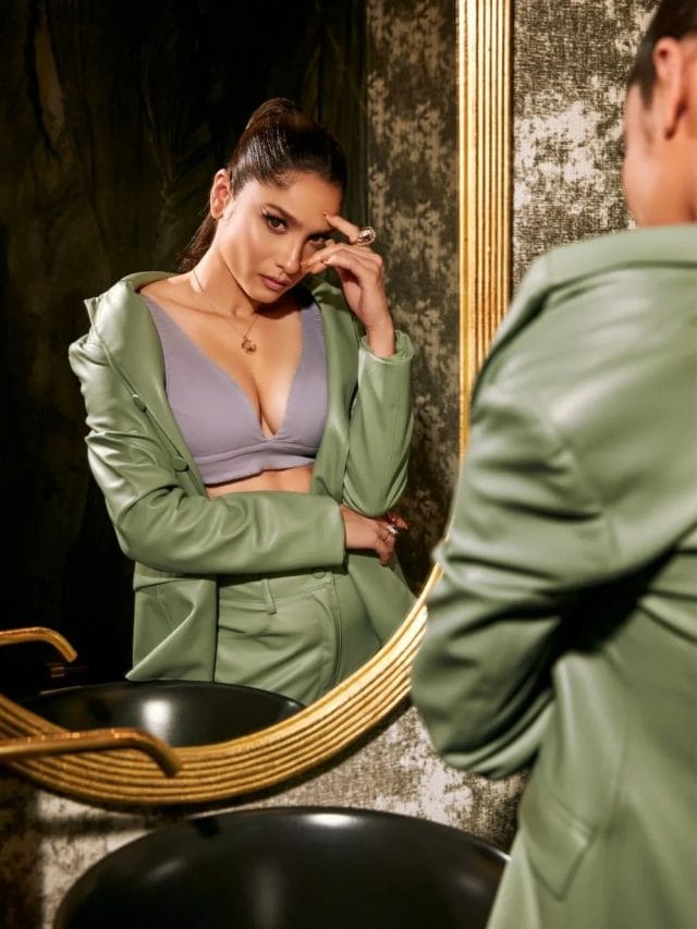 Ankita Lokhande के क्लासी लुक पर फिदा हुए फैंस, देखें स्टाइलिश फ़ोटोज़…