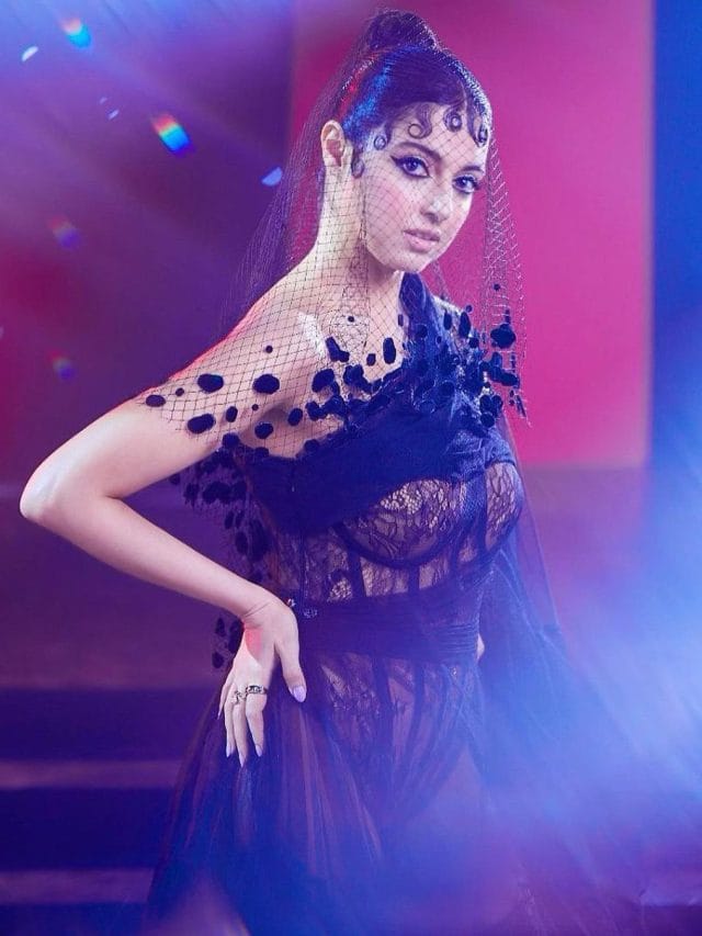 नेट ड्रेस में दिव्या खोसला कुमार ने गिराई हुस्न की बिजलियां