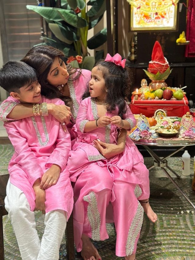 शिल्पा शेट्टी ने अपने बच्चों के साथ मनाई दिवाली, देखें फेस्टीवल लुक