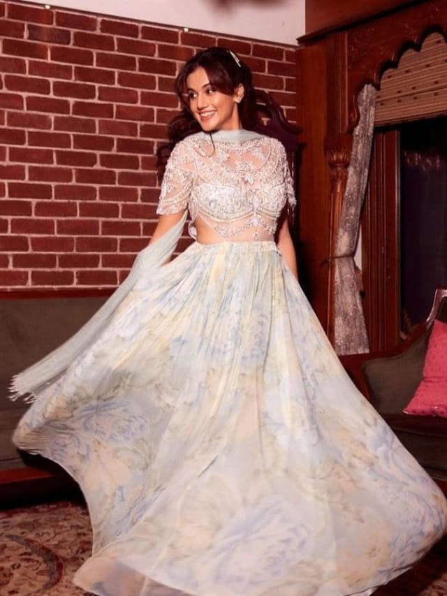 लहंगे में बेहद खूबसूरत लग रही हैं तापसी पन्नू, देखें फोटो