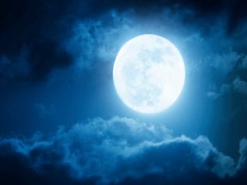Super Blue Moon 2023 : 30 अगस्त को आसमान में दिखेगा अद्भुत नजारा, चांद होगा सबसे चमकीला और बड़ा, जानिए क्या होता है “सुपर ब्लू मून’