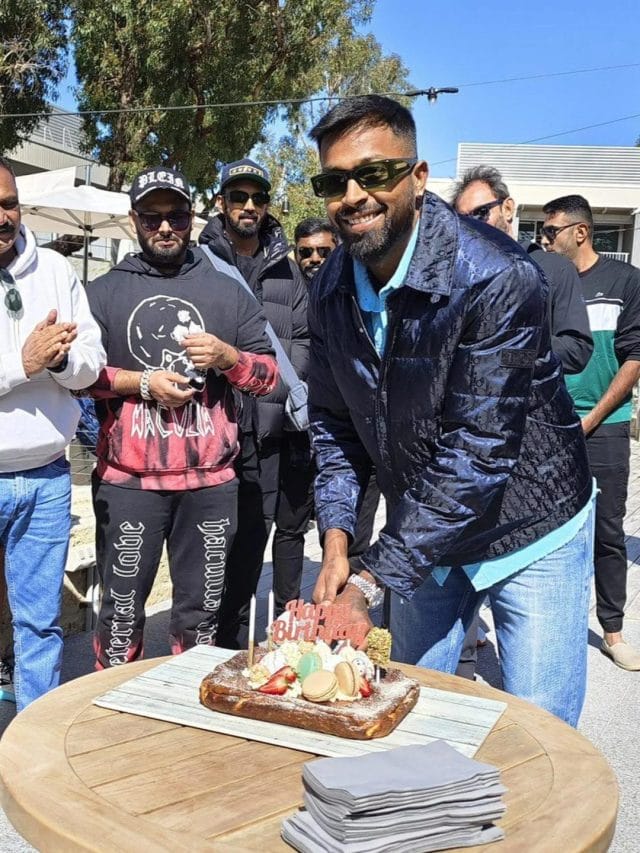 हार्दिक पांड्या ने ऑस्ट्रेलिया में टीम इंडिया के साथ मनाया अपना 29वां जन्मदिन