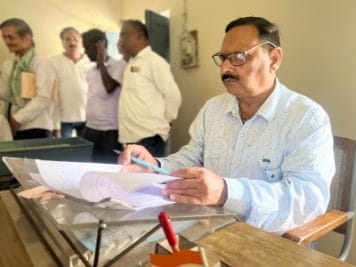 “रिटायर सेवा से, दिल से नहीं” डबरा में पीडब्ल्यूडी एसडीओ श्री राजेंद्र शर्मा का गरिमामय रिटायरमेंट समारोह