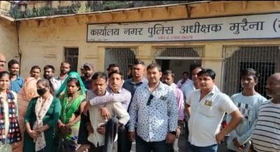 देह व्यापार के खिलाफ फूटा जनता का गुस्सा, सीएसपी आफिस में किया हंगामा