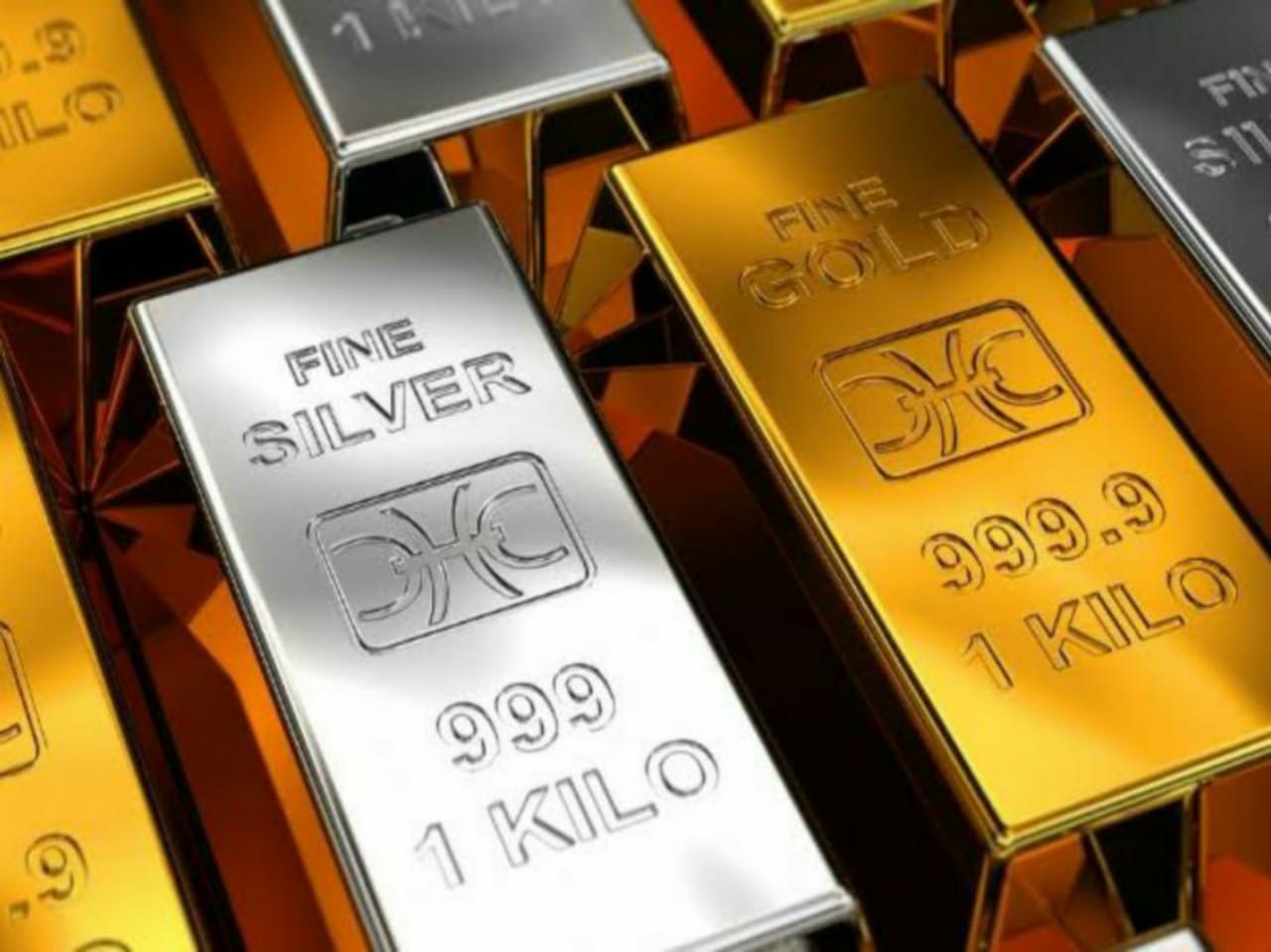 Gold Silver Rate : सोने में गिरावट, चांदी पुरानी कीमत पर, देखें आज का भाव |  Today gold is cheaper by Rs 550 per 10 grams, silver at old price | Gold  Silver Rate