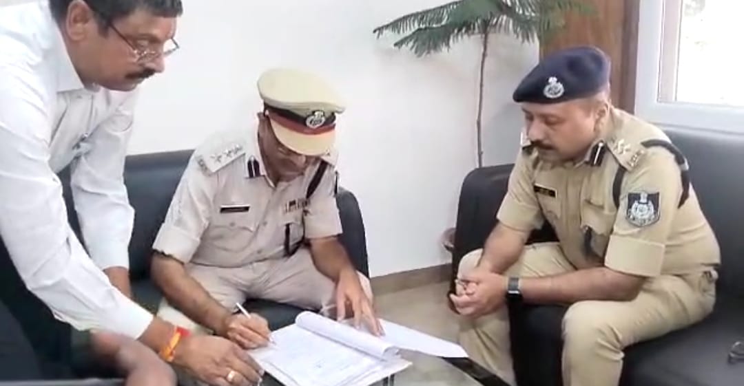Gwalior के नए एसपी ने पदभार ग्रहण किया, बोले -"रिस्पोंसिव पुलिसिंग मेरी प्राथमिकता में शामिल"