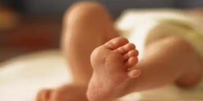 बालाघाट: बहते पानी की नाली में मिला नवजात, सरपंच ने दिखाई तत्परता, अस्पताल में चल रहा इलाज