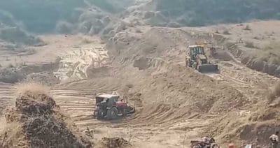 Morena News : मजदूरों के हक पर डाका डाल सरपंच व सचिव ने जेसीबी से कराया काम