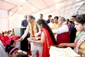 CM Shivraj ने श्योपुर वासियों को दिया करोड़ों का तोहफा, कहा - श्योपुर की धरती पर बरस रहा है विकास का रंग