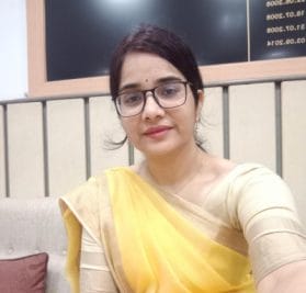 MP News : मध्य प्रदेश की इस IAS अधिकारी को लेकर सोशल मीडिया पर फेक-स्टोरी वायरल, खुद फेसबुक पर बताई असलियत