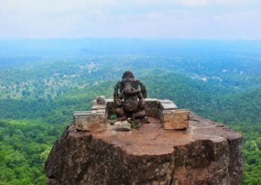 Dholkal Ganesh: 3000 फीट की ऊंचाई पर है भगवान गणेश की रहस्यमयी प्रतिमा, प्राकृतिक वादियां कर देगी मंत्रमुग्ध
