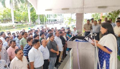 मण्डल कार्यालय में रेल कर्मियों ने ली आतंकवाद विरोधी शपथ