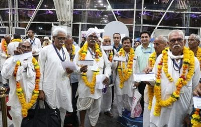 Indore News : मुख्यमंत्री तीर्थ दर्शन योजना के तहत गंगासागर रवाना हुए 32 बुजुर्ग यात्री, ये है तीर्थदर्शन का शेड्यूल