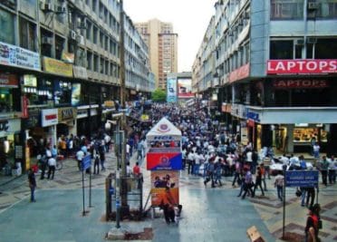 यह है एशिया का सबसे बड़ा और सस्ता इलेक्ट्रॉनिक मार्केट, सिर्फ 5 हजार में मिल जाते हैं मोबाइल और लैपटॉप