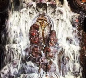 Nag Panchami 2023: रात 12 बजे खुले नागचंद्रेश्वर के पट, वर्ष में एक बार नजर आता है महादेव का ये स्वरूप