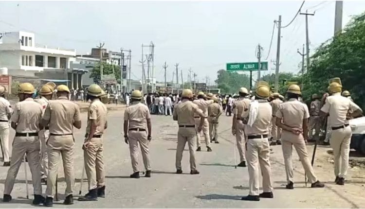 mpbreaking46322101 हाई अलर्ट पर हरियाणा, आसपास के जिलों तक पहुंची नूंह में भड़की हिंसा की आग, इंटरनेट-स्कूल बंद । Haryana on high alert after violence in Nuh Internet school closed