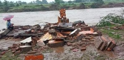 बारिश से तरबतर हुआ दमोह, मंदिर भी हुआ धराशायी, नहीं हिली हनुमान प्रतिमा