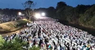 उतावली नदी पर मगरिब की नमाज, हज़ारों ने सर झुका कर मांगी देश मे अमन-चैन की दुआ