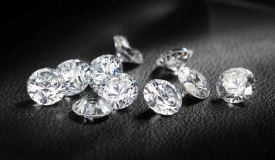 Gem Astrology: रंक से राजा बना देता है ये चमत्कारी रत्न, धारण करने से पहले इन बातों का रखें विशेष ध्यान