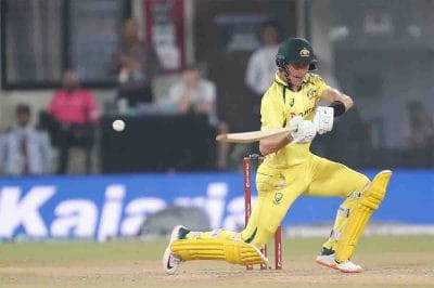 India Vs Australia : ऑस्ट्रेलिया का 300 रन के पार, बुमराह ने झटके दो विकेट