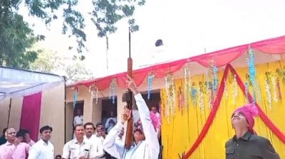 ग्वालियर पुलिस लाइन में मना दशहरा, अफसरों ने किया शस्त्र पूजन, हवाई फायर किये, शहरवासियों को दी शुभकामनायें