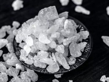 सेहत के लिए फायदेमंद है धागे वाली मिश्री, जानें चमत्कारी लाभ