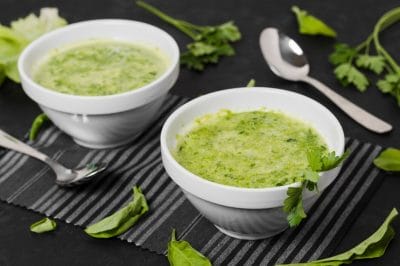 Palak Soup: सर्दियों के मौसम में कई बीमारियों को दूर रखता है गरमा-गर्म पालक का सूप, जानें रेसिपी
