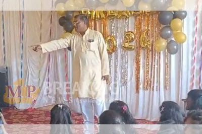 विदिशा के सीएम राइज स्कूल में प्रिंसिपल ने फेयरवेल पार्टी में सुनाई अश्लील शायरी, वीडियो वायरल