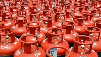LPG Cylinder Price: 1 नवंबर से बदल गए गैस सिलेंडर के रेट, दामों में कटौती, जानें ताजा कीमत