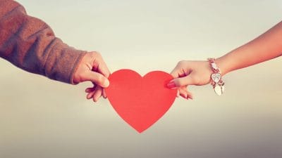 Relationship Tips: मतलबी लोगों की होती है ये 4 पहचान, जल्द बना लें दूरी