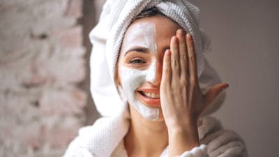 Skin Care: गर्मियों में टैनिंग से हैं परेशान, तो घर पर ही इन चीजों के इस्तेमाल से तैयार करें फेस पैक, जल्द दिखेगा असर