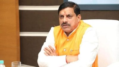 MP News: मोहन सरकार का कड़ा एक्शन, ASI बागरी के हत्यारों के अवैध निर्माण पर चला बुलडोजर, फरार आरोपी की तलाश जारी