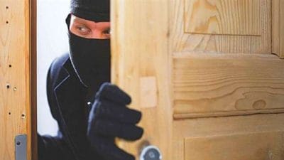 टीकमगढ़ में किराना दुकान का शटर तोड़ साढ़े सात लाख की चोरी, जांच में जुटी पुलिस